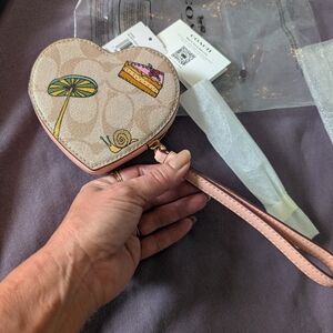 Nwt Coach X Observed By Us Coin purse In Signature Canvas